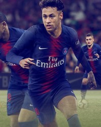 2025电竞世界杯- 法甲老牌球队降级危机加剧  